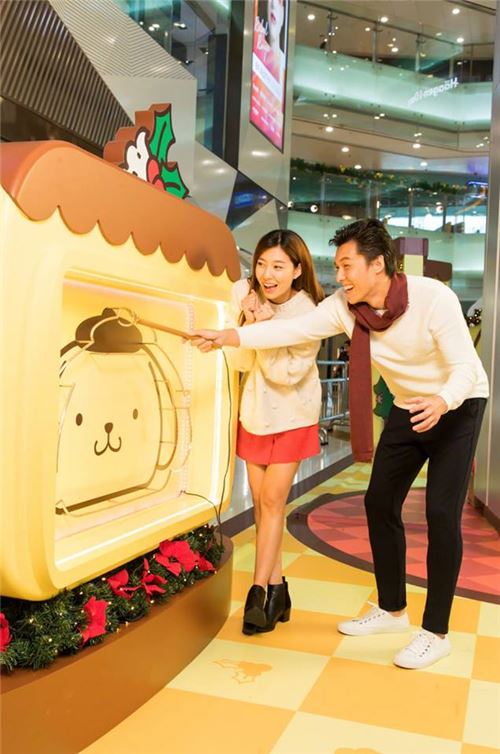 This looks like a fun Pompompurin game! This image, and images above are courtesy of All About Hong Kong's Facebook Page